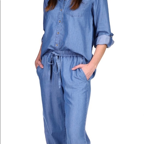 Michael Kors long sleeve/roll tab Oversized Shirt. - Picture 4 of 4